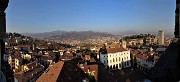 70 Dalla Torre Civica vista a nord  su Piazza Vecchia e verso Canto Alto